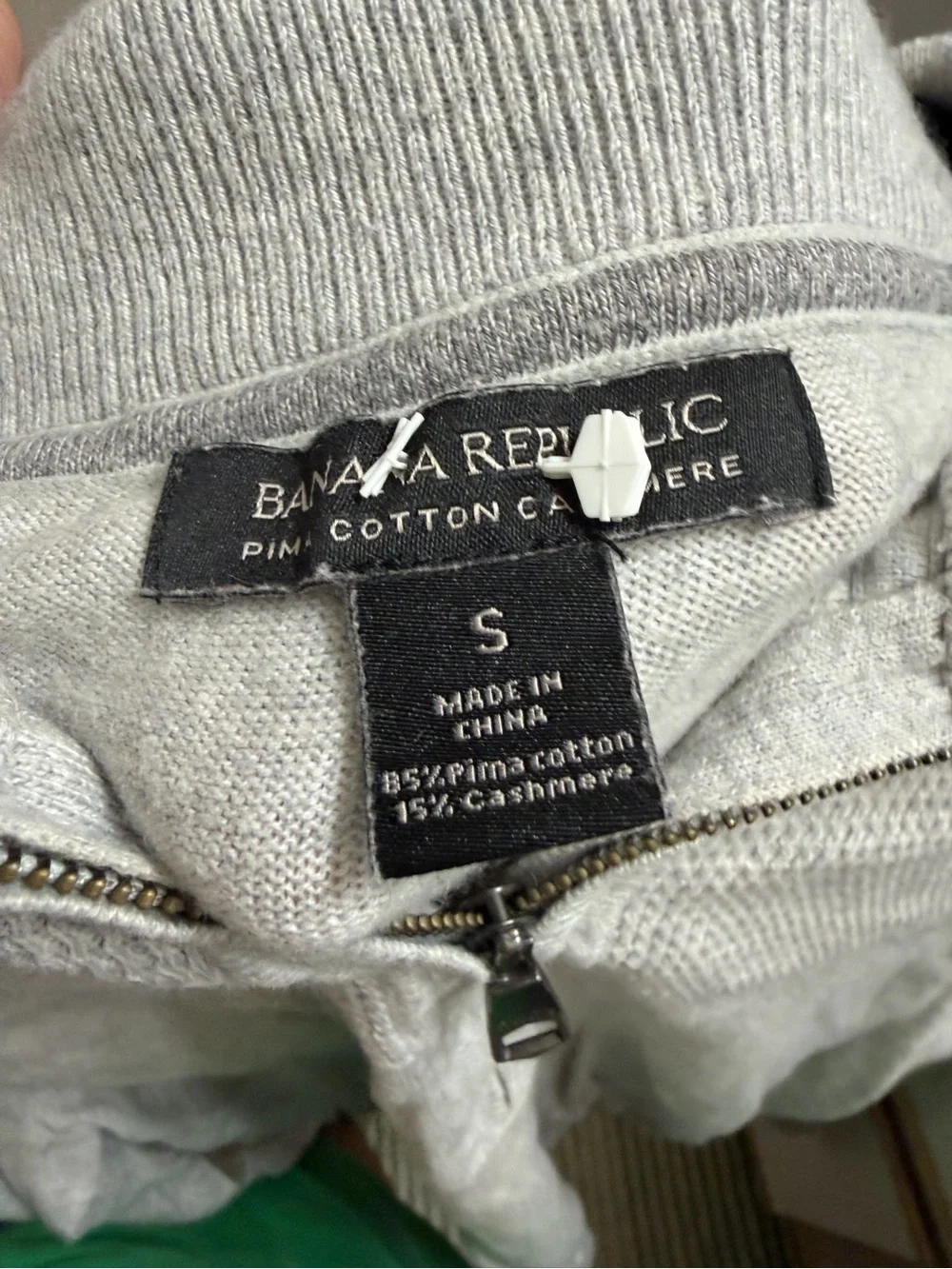 Banana Republic Men’s Light Gray Quarter-Zip Sweater
